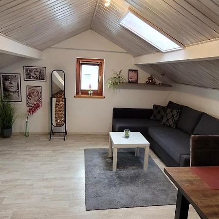 Kleine Gemuetliche Mansardenwohnung Im Suedosten Muenchens Assling Extérieur photo
