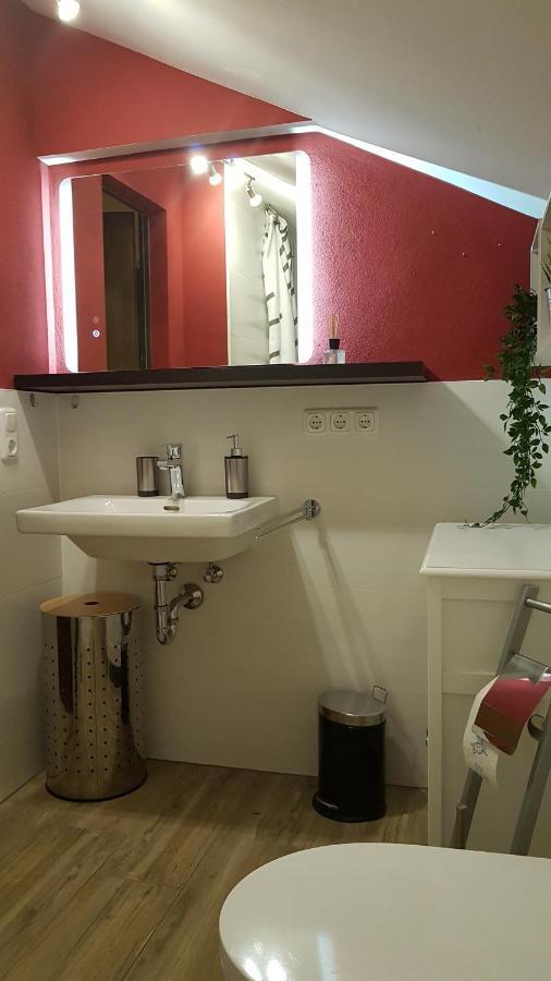 Kleine Gemuetliche Mansardenwohnung Im Suedosten Muenchens Assling Extérieur photo