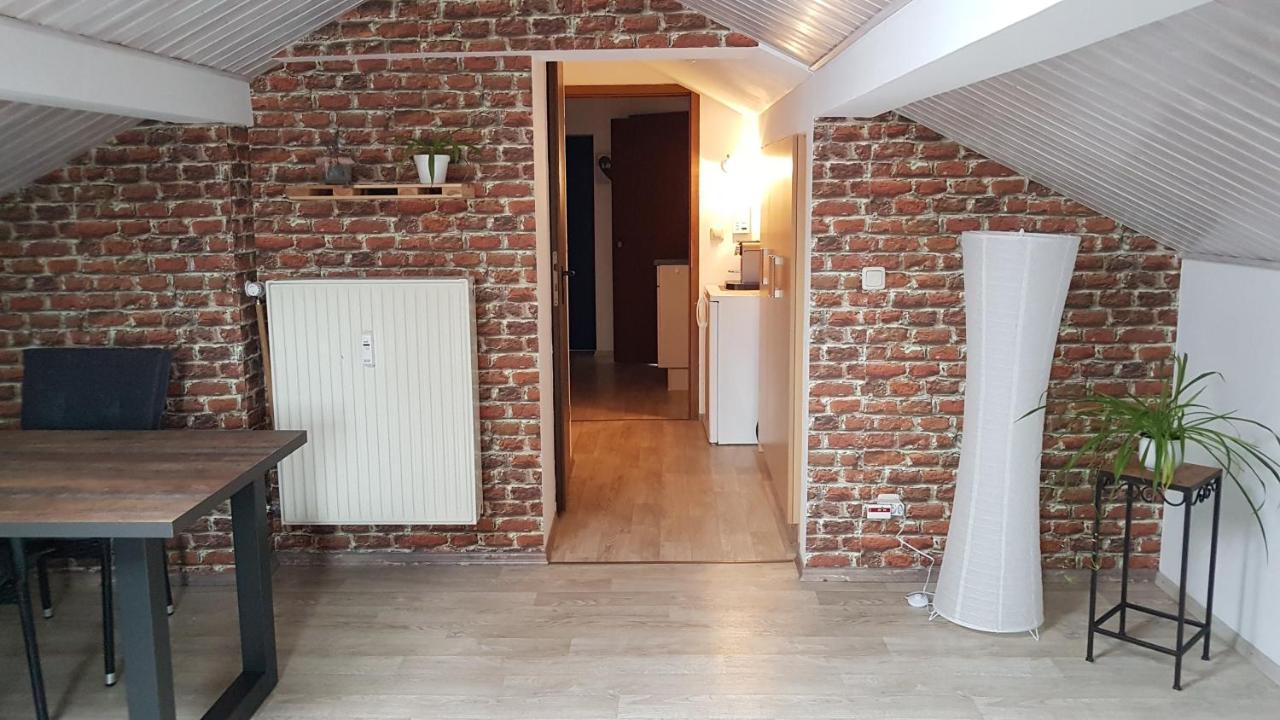 Kleine Gemuetliche Mansardenwohnung Im Suedosten Muenchens Assling Extérieur photo