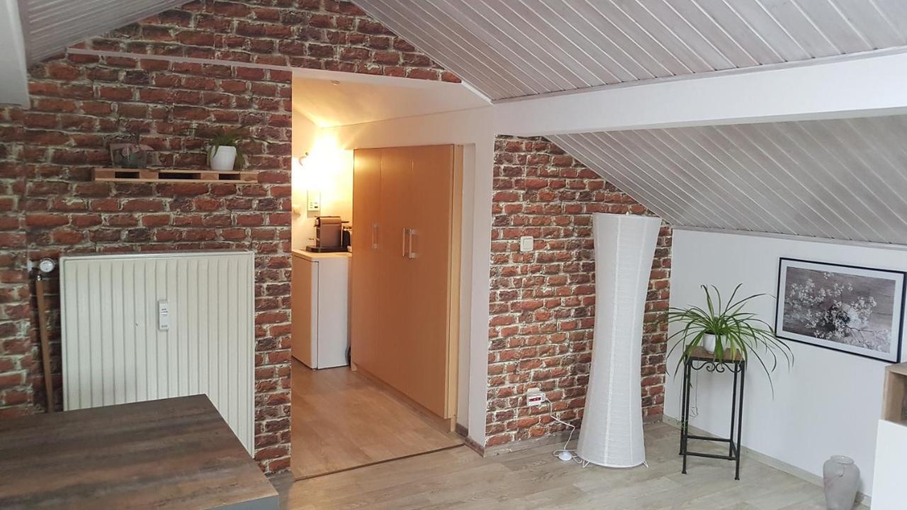 Kleine Gemuetliche Mansardenwohnung Im Suedosten Muenchens Assling Extérieur photo
