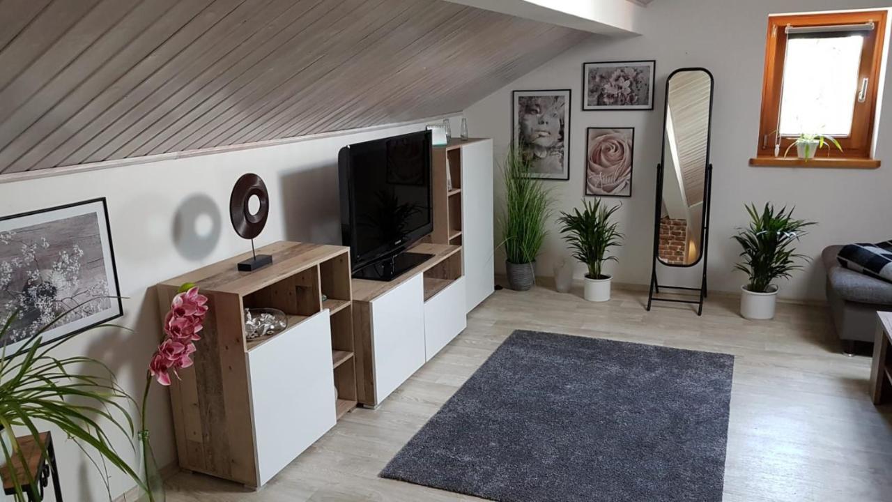 Kleine Gemuetliche Mansardenwohnung Im Suedosten Muenchens Assling Extérieur photo