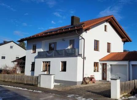 Kleine Gemuetliche Mansardenwohnung Im Suedosten Muenchens Assling Extérieur photo